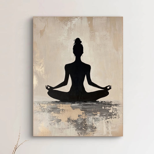 Close-up van een mediterend silhouet op een abstract beige-grijze achtergrond