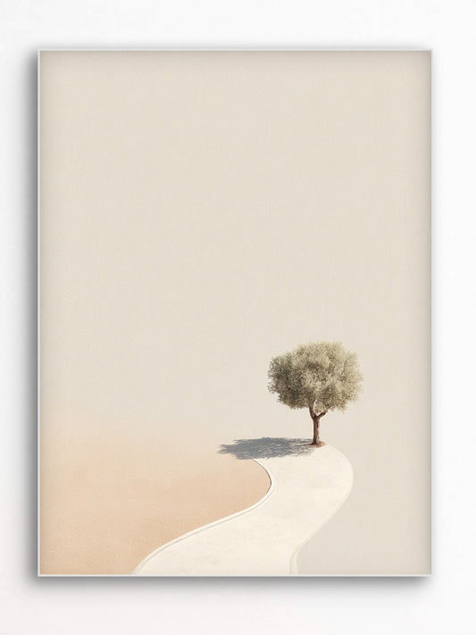 Detail van kunstwerk De Weg Alleen met eenzame boom langs een lichte zandweg.