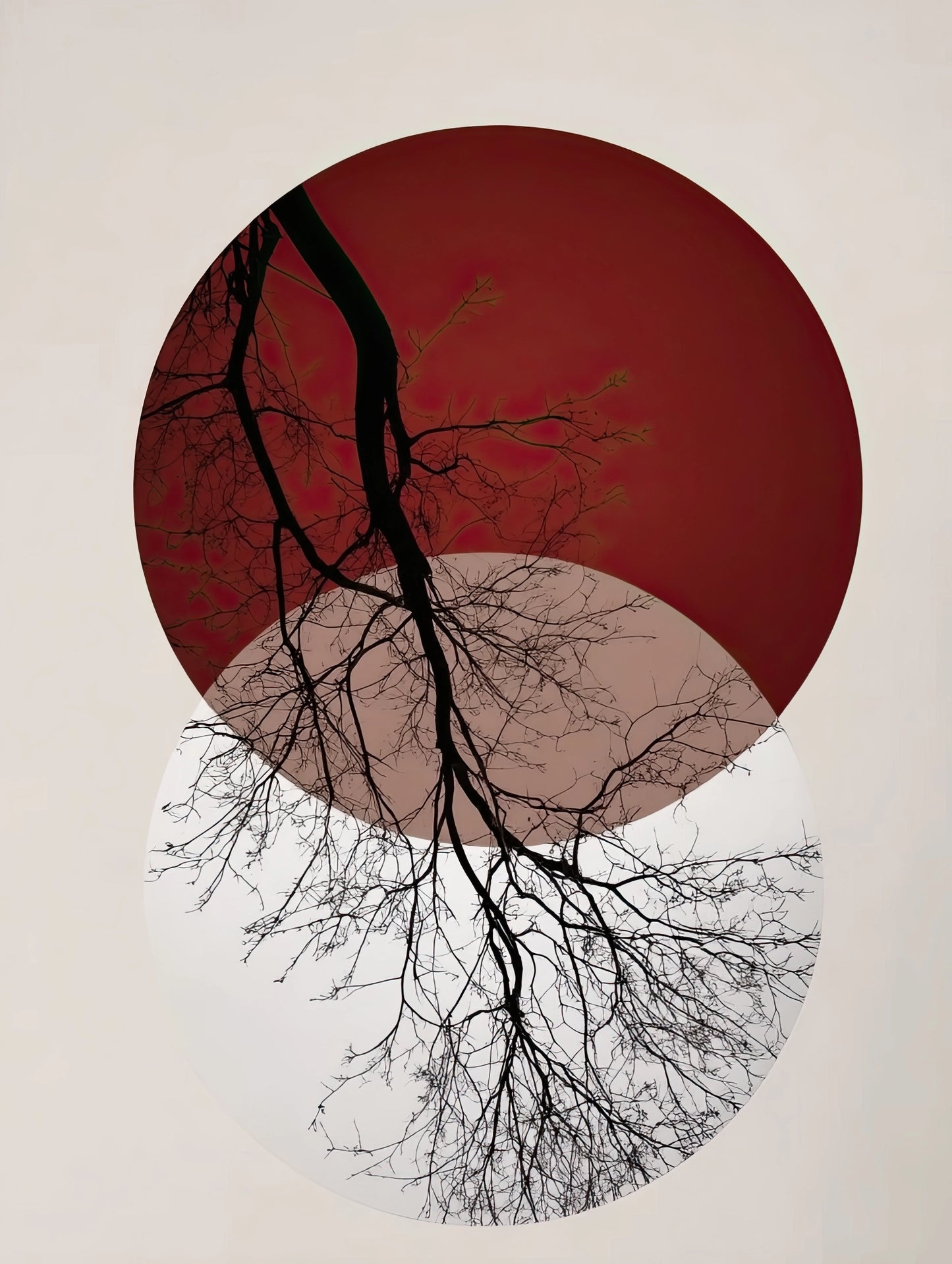 Volledig textielkunstwerk met abstracte compositie van twee cirkels en silhouet van boomtakken