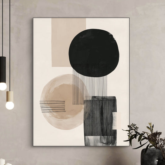 Detail van textielkunstwerk met cirkels, rechthoeken en fijne lijnen in zwart en zandkleur