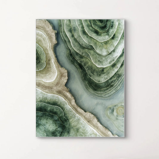 Detail van abstracte lagen in groene en beige tinten in het kunstwerk Diepte van Mossteen