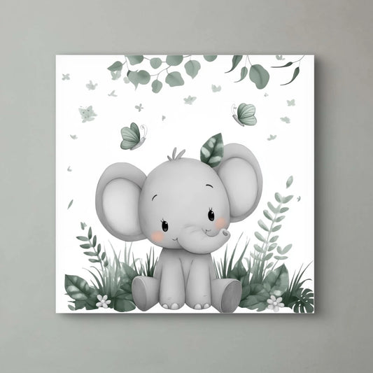 Detail van een schattig grijs olifantje met grote oren, omringd door groene bladeren en vlinders