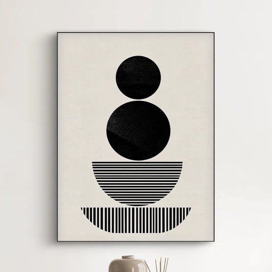 Detail van abstract kunstwerk met cirkels en halve cirkels met horizontale en verticale lijnen in zwart wit