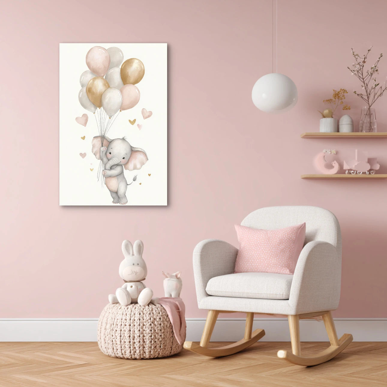 Kunstwerk van schattige olifant met pastel ballonnen aan een roze muur in kinderkamer met schommelstoel
