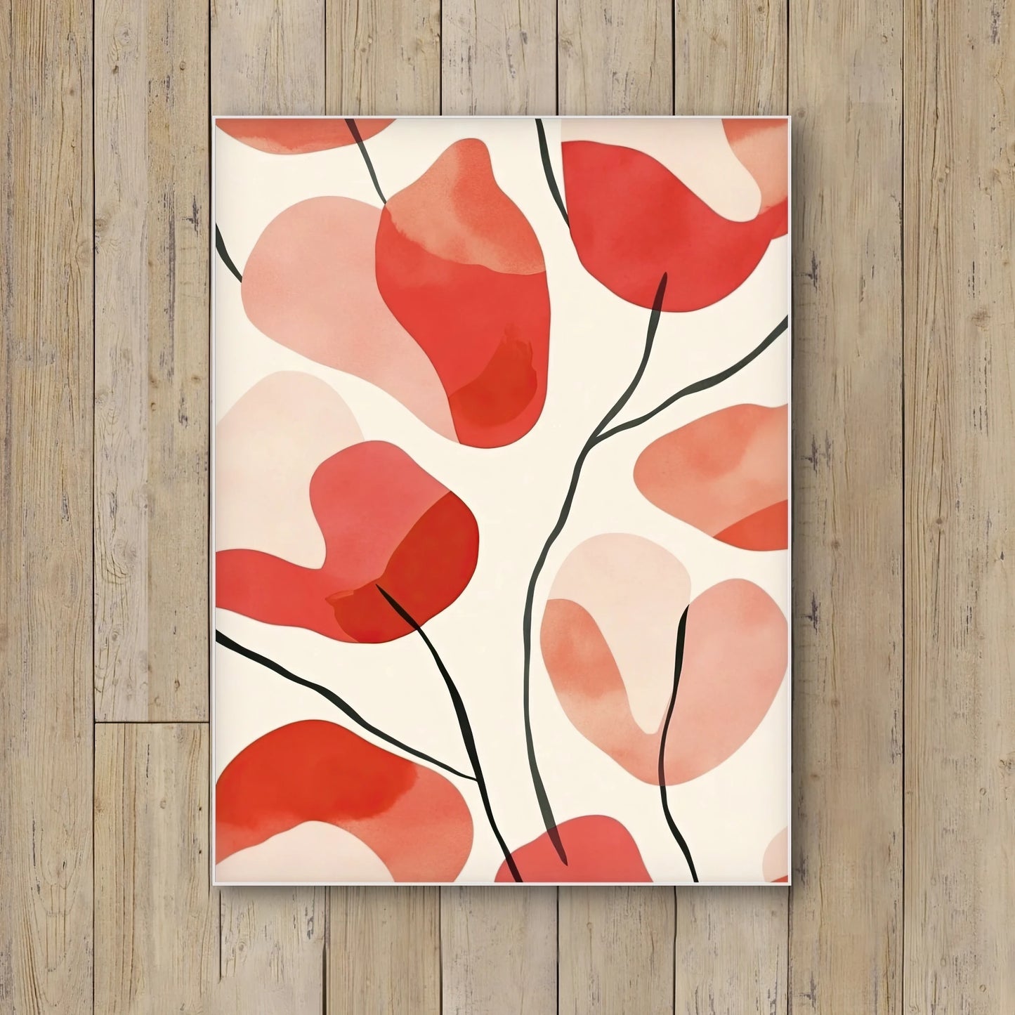 Detail van kunstwerk met bloemachtige vormen in natuurlijke rood- en perziktinten op licht textiel

