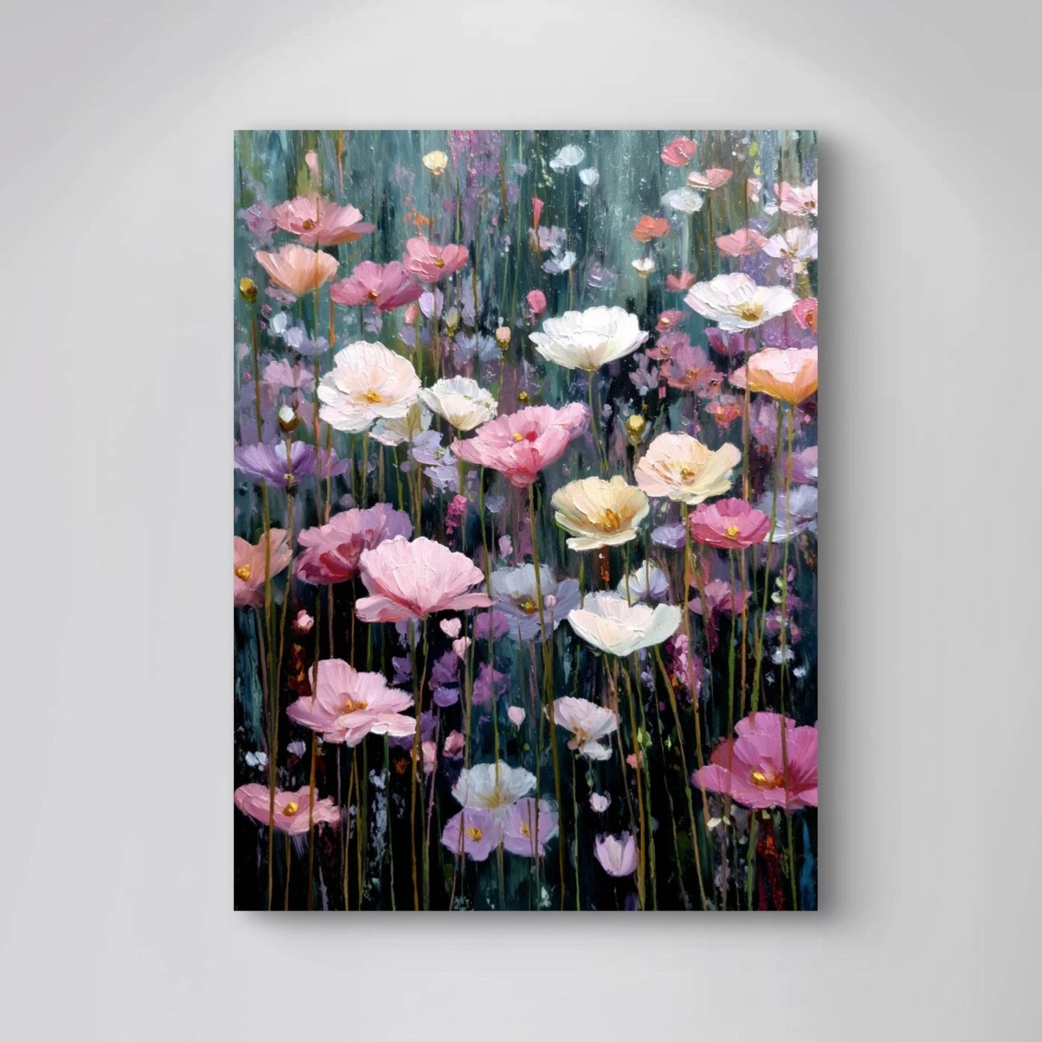 Detail van bloemrijke compositie met roze, paarse en witte tinten  
