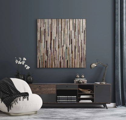 Abstract schilderij Bronzen Ritme met verticale lijnen in brons en taupe boven donker dressoir
