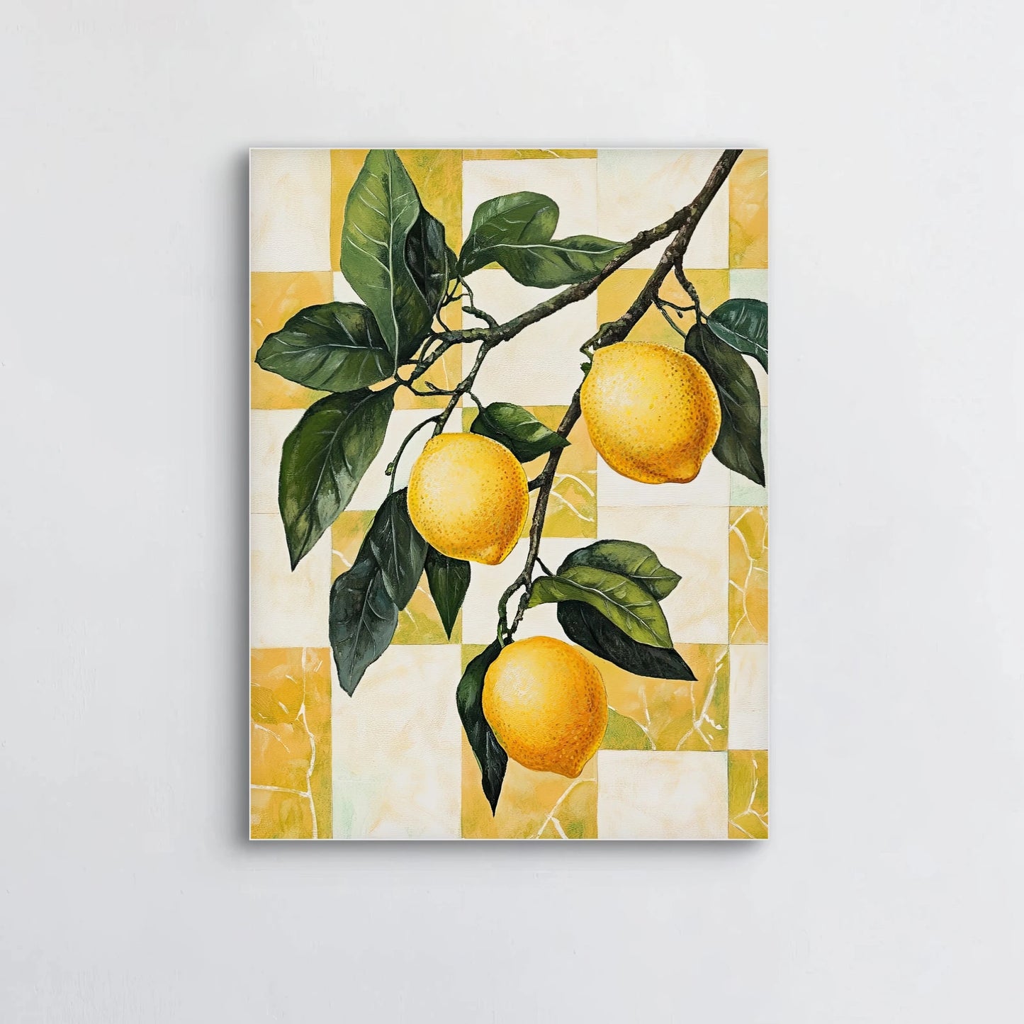 Detail van Citroen & Steen met citroentakken en groen blad tegen mozaïek van gele stenen
