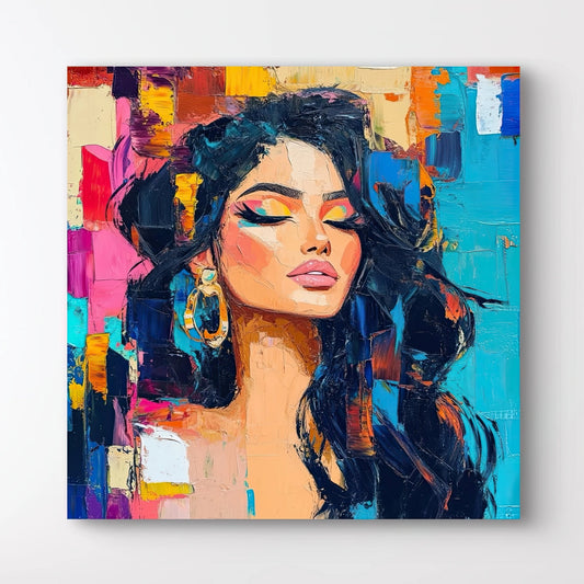 Detail van vrouw met zwarte haren en kleurrijke make-up in abstracte verfstreken
