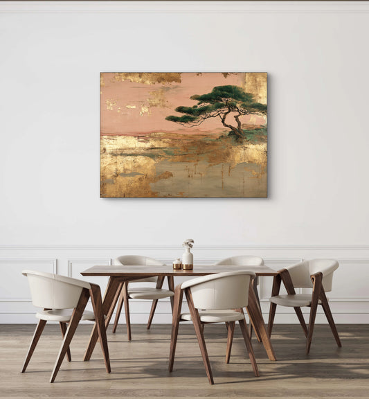 Abstract landschap met boom in roze en groene tinten boven een eettafel met houten stoelen
