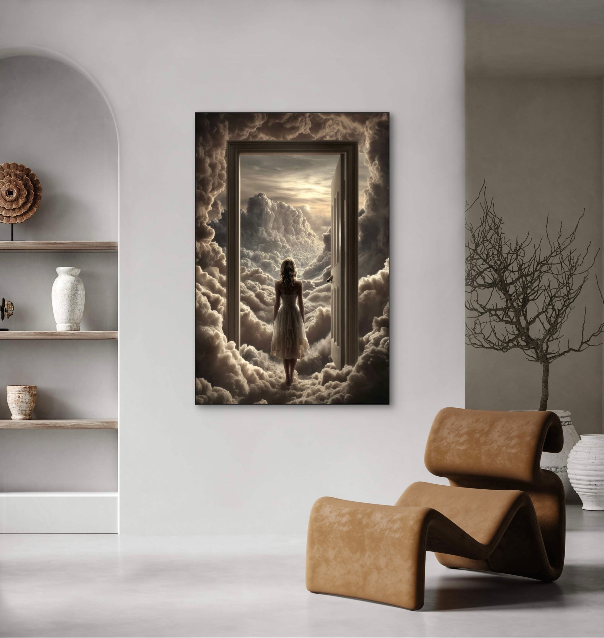 Kunstwerk Dageraadspoort in modern interieur met beige stoel en nisdecoratie
