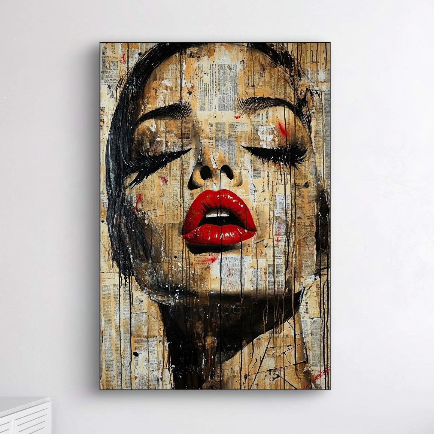 Close-up van expressief vrouwenportret met gesloten ogen en felrode lippen op verouderde achtergrond
