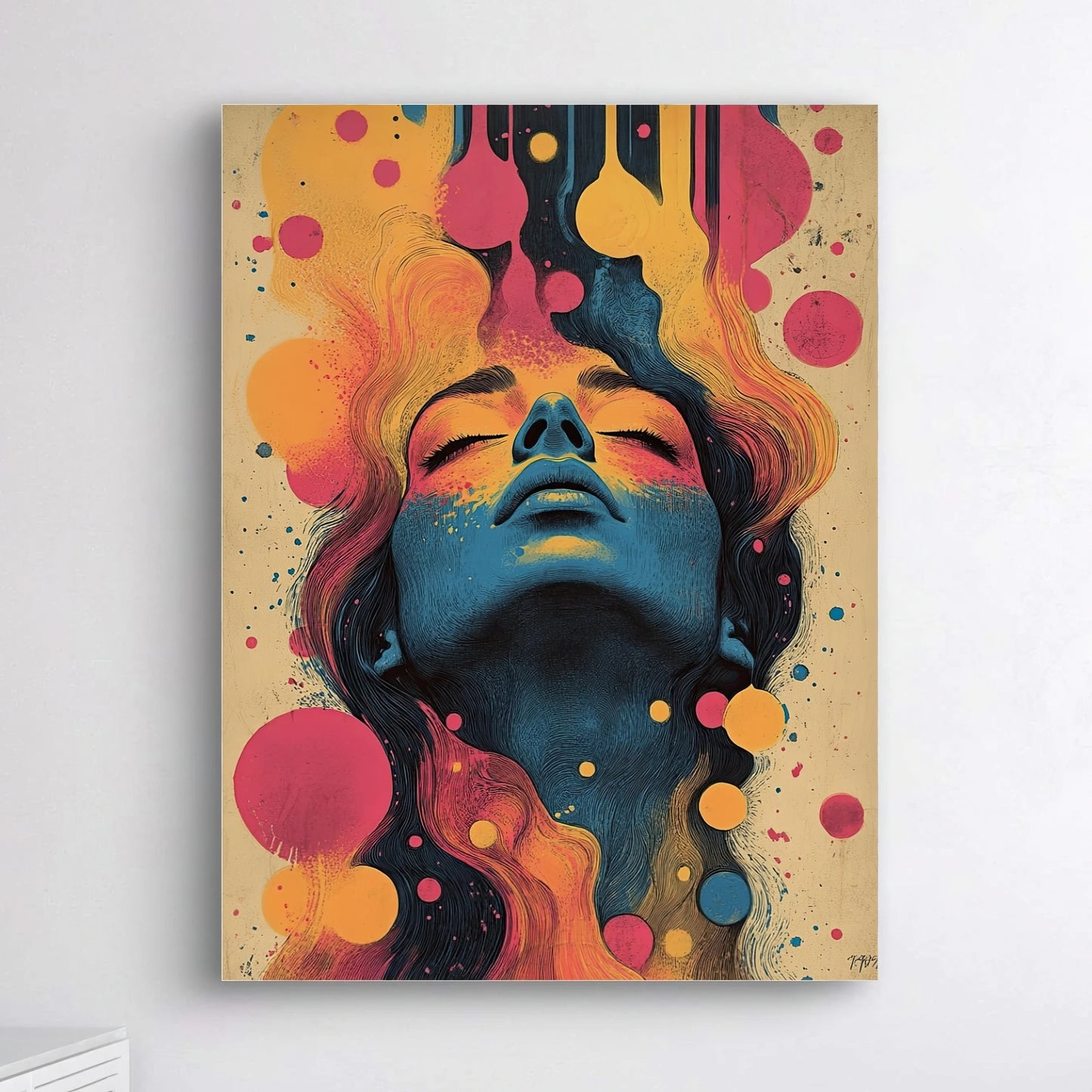 Close-up van expressief geschilderd vrouwengezicht met intense kleuren en vloeibare lijnen
