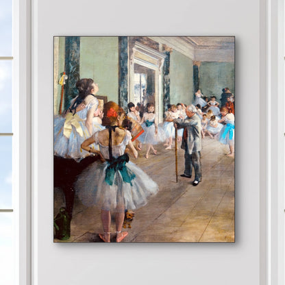 Detail van “De balletles” met jonge ballerina’s in tutu’s en dansmeester met stok
