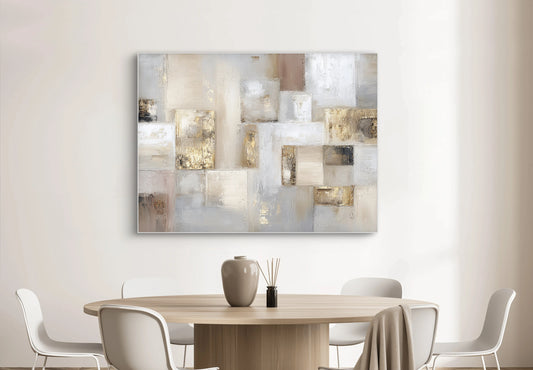 Abstract schilderij Fluister van Goudstof met gouden en beige tinten boven ronde eettafel in modern interieur
