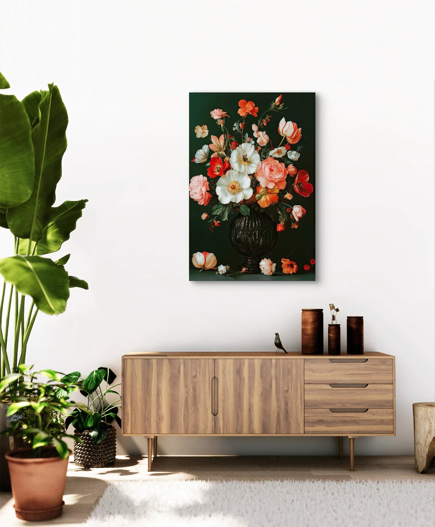 Textielkunstwerk Fluwelen Bloei boven houten kast met planten en rustieke accessoires

