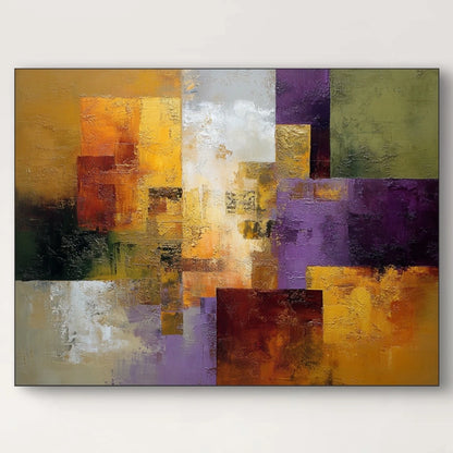 Detail van penseelstreken in goud, paars en rood met gelaagde structuur
