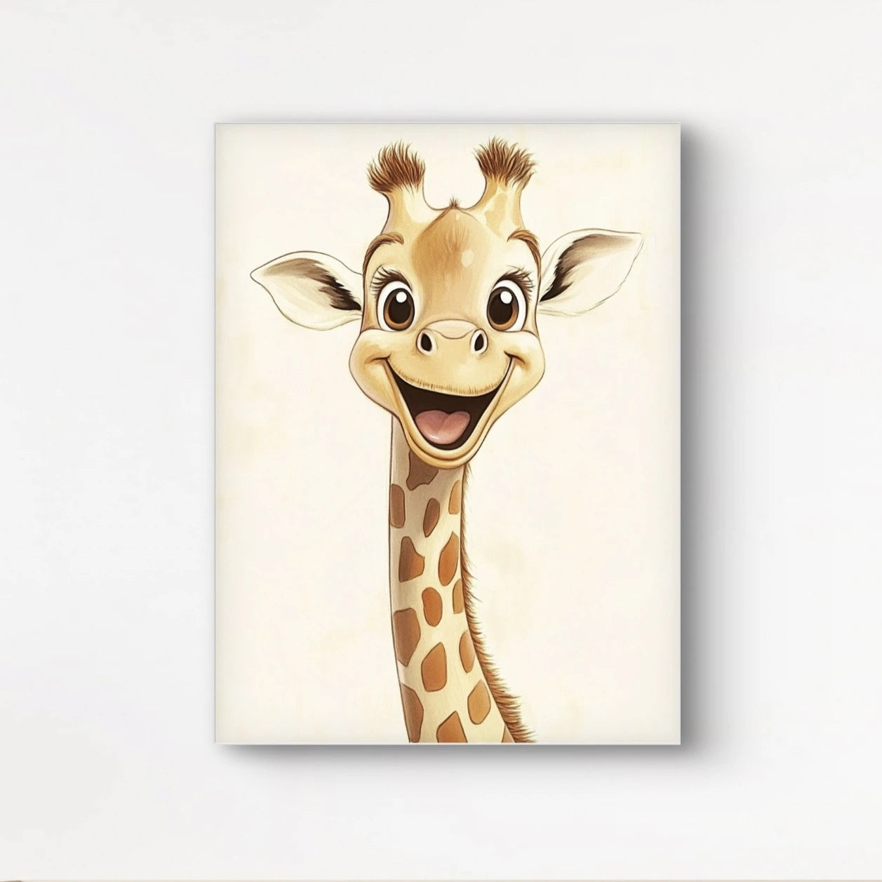Kunstwerk van een lachende giraf met vrolijke expressie en grote ogen, tegen een lichte achtergrond.

