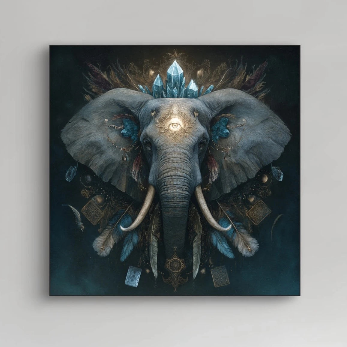 Detailopname van Kristalwachter met olifant, kristallen en mystieke symbolen  
