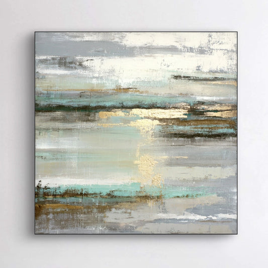 Detail van penseelstreken in wit, goud en groenblauw met subtiele textuur
