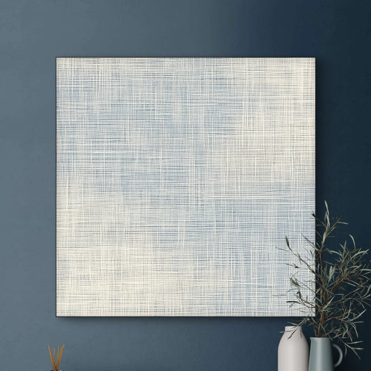 Detail van geweven textuur in zachte blauwwitte tinten met subtiele structuur  
