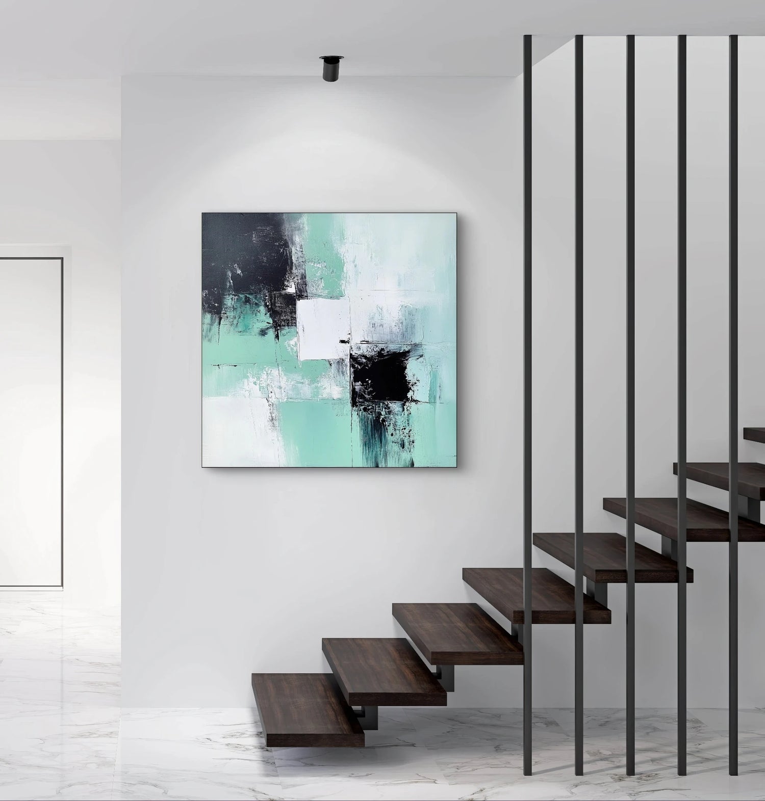 Abstract schilderij in mintgroen, wit en zwart in een moderne ruimte met trap en marmeren vloer
