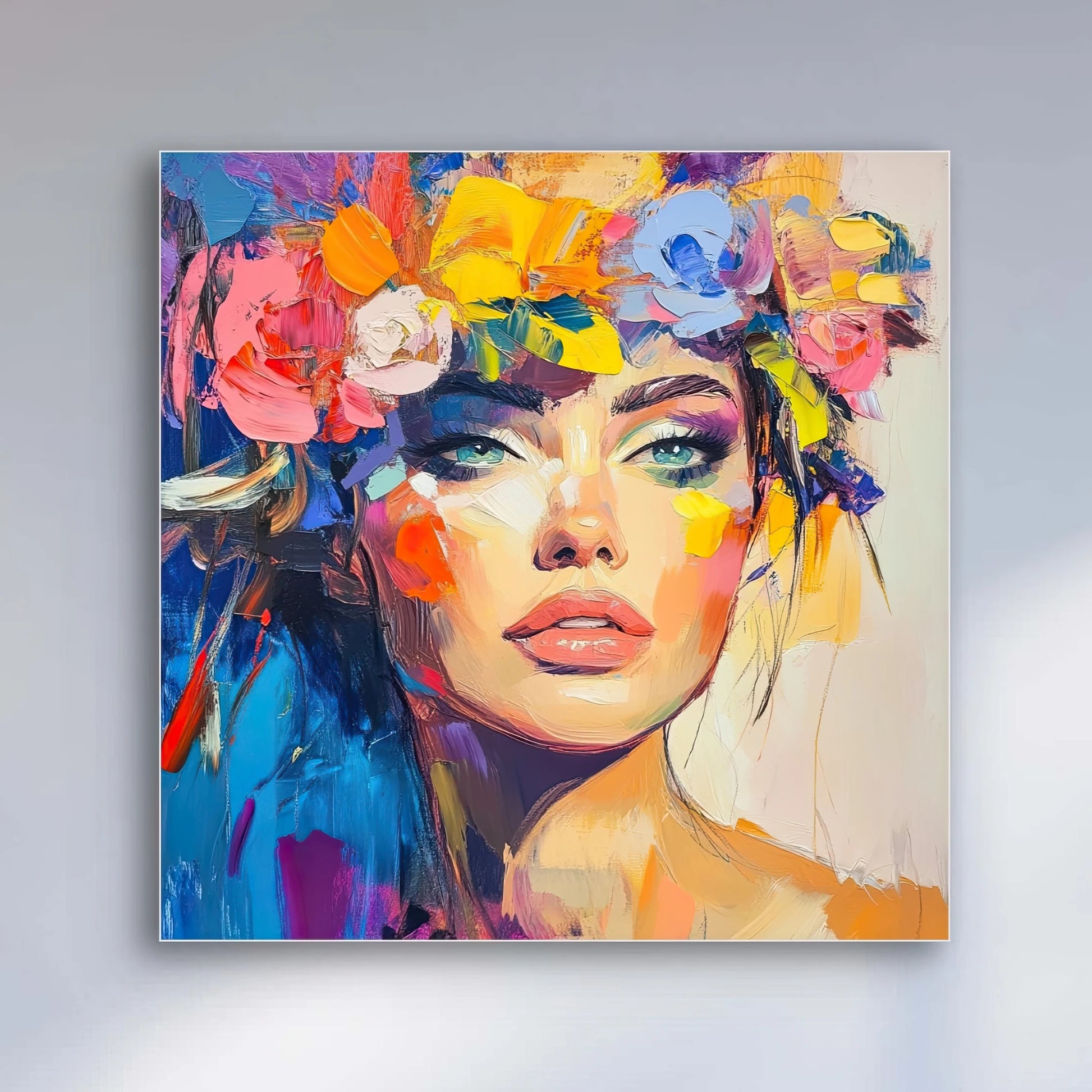 Detail van Prismatic Allure met vrouw, intense blik en kleurrijke penseelstreken in bloemenkroon en huid
