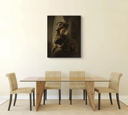 Schilderij “De vaandeldrager” van Rembrandt boven glazen eettafel met beige stoelen in klassiek-modern interieur
