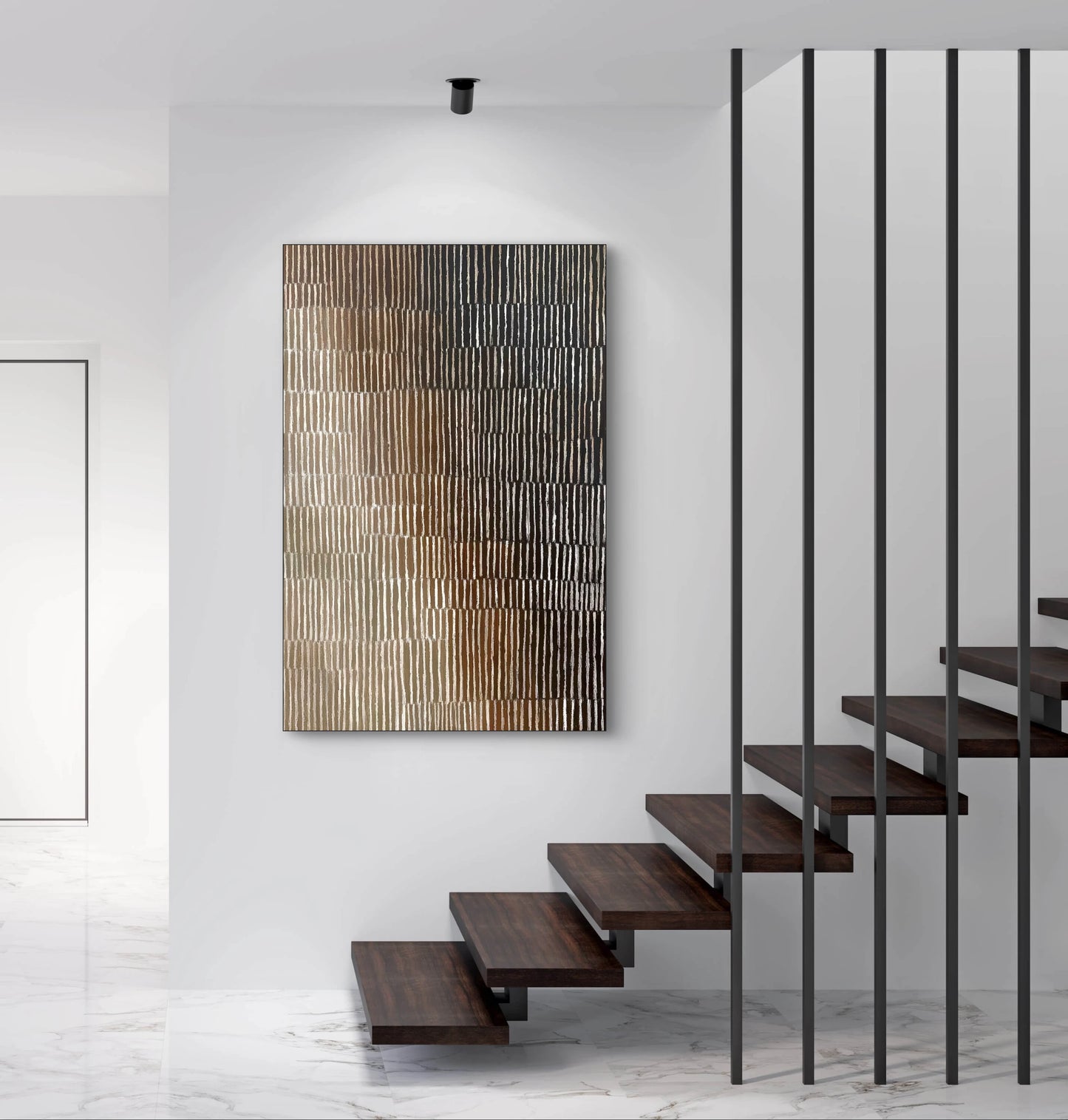 Mock-up van kunstwerk Ritme van Brons aan de muur naast moderne trap in minimalistisch interieur 

