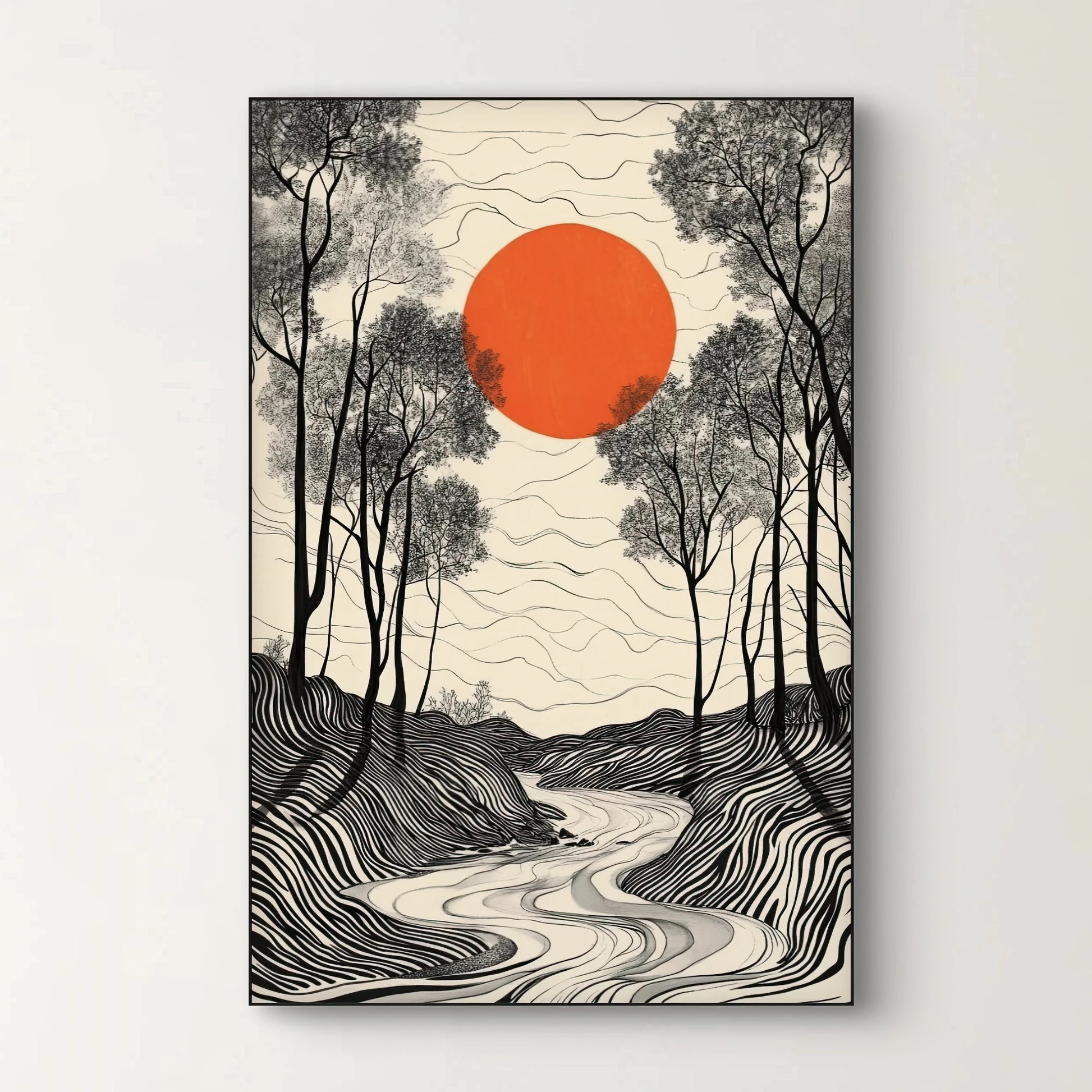 Detail van kunstwerk met felrode zon, slingerende rivier en lijntekeningen van bomen in zwart op crèmekleurige achtergrond
