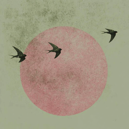 Abstract kunstwerk Rond de Stilte met zwaluwen en poederroze zon op groene achtergrond in rustgevende tonen.
