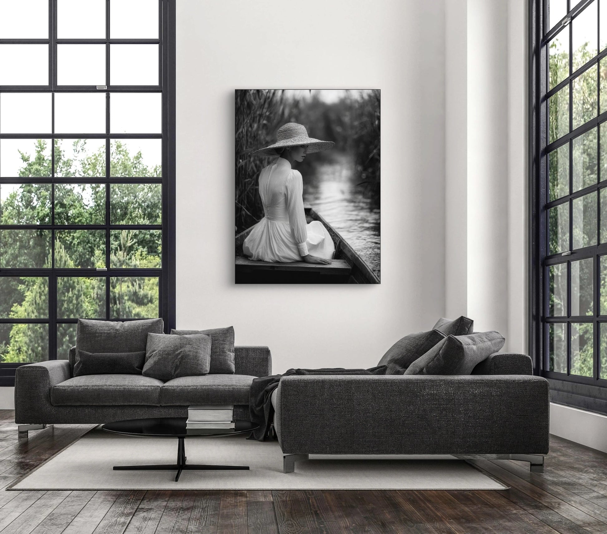 Schaduw van Verlangen kunstwerk boven donkergrijze sofa in moderne woonkamer  
