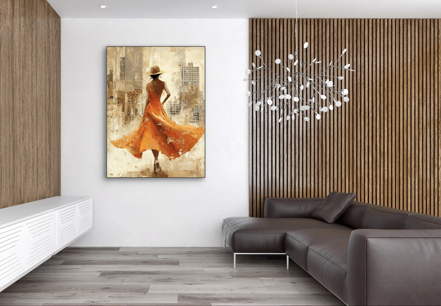 Textielkunstwerk Stadse Bries boven een donkerbruine loungebank in een modern interieur met houten wand
