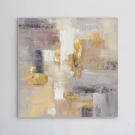 Detail van gouden en beige penseelstreken met subtiele textuur en zachte glans
