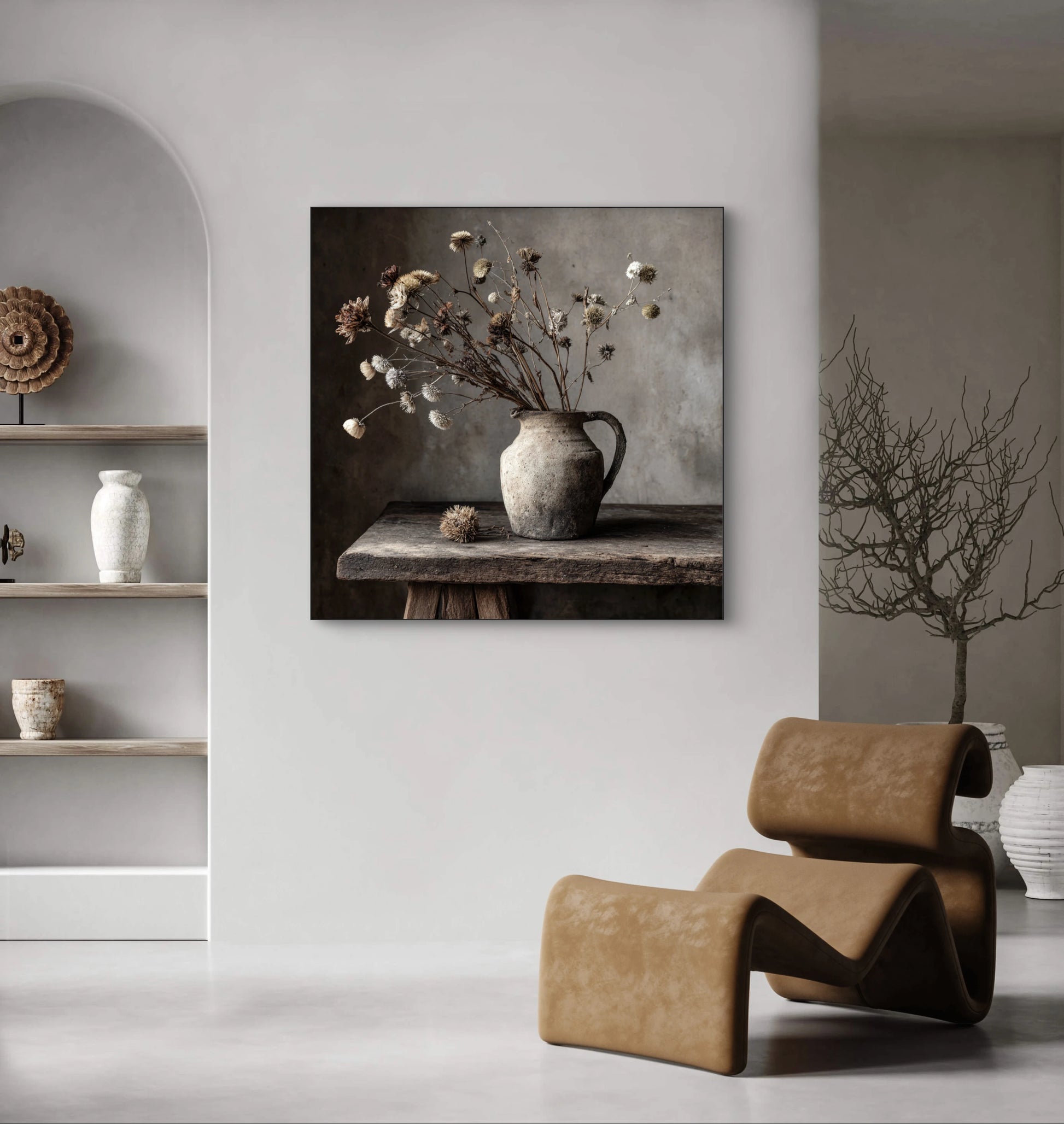 Mock-up van kunstwerk Verweven Tijd aan de muur in modern interieur met aardse tonen
