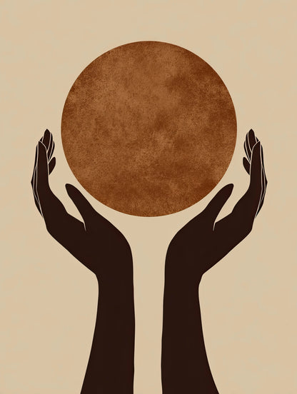 Volledige weergave van kunstwerk “Wat wij dragen” met donkere handen en een ronde zon in aardetint op neutrale achtergrond
