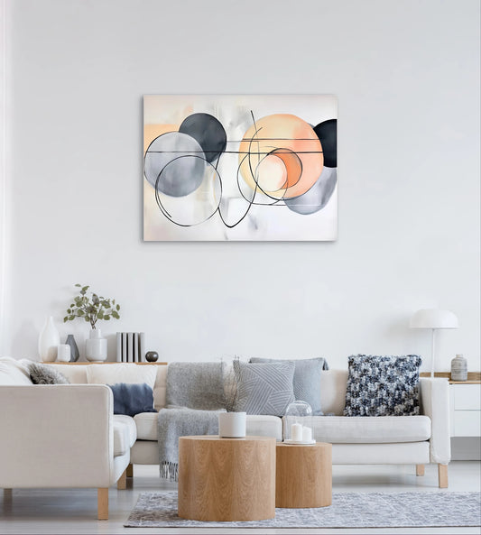 Minimalistisch schilderij met zachte cirkels boven een lichte bank in Scandinavisch interieur
