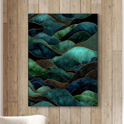 Detail van golvende penseelstreken in smaragdgroen en blauw met gouden accenten
